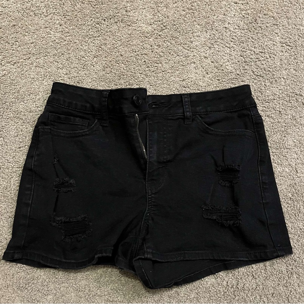 women’s black shorts